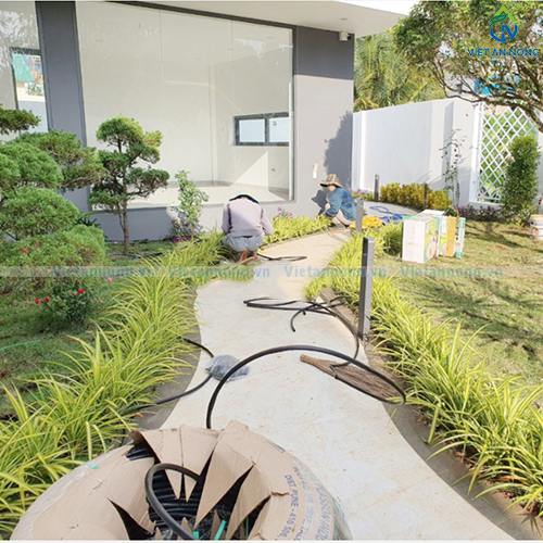 Tưới nhỏ giọt tự động cùng bộ hẹn giờ G75C cho cảnh quan biệt thự ở Bảo Lộc