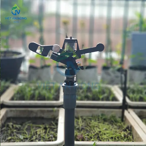 Tuoi ca phe hieu qua voi bec tuoi canh dap AQ46 1