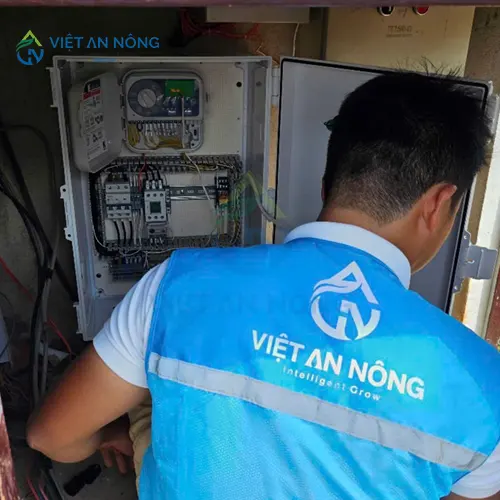 du-an-lap-dat-he-thong-dieu-khien-tuoi-tu-dong-cho-vuon-sau-rieng-tai-long-khanh