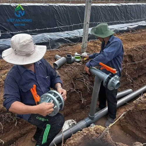 thi công - lắp đặt hệ thống ống 
